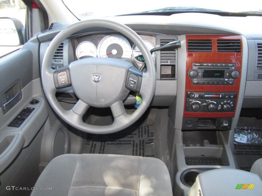 2005 Durango SLT - Flame Red / Medium Slate Gray photo #14