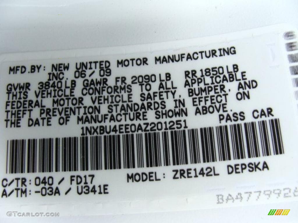 2010 Corolla S - Super White / Dark Charcoal photo #15