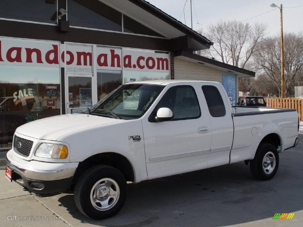 2002 F150 XLT SuperCab 4x4 - Oxford White / Dark Graphite photo #2