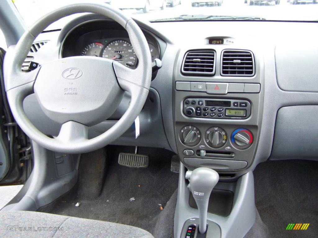 2001 Accent GL Sedan - Charcoal Gray / Gray photo #11