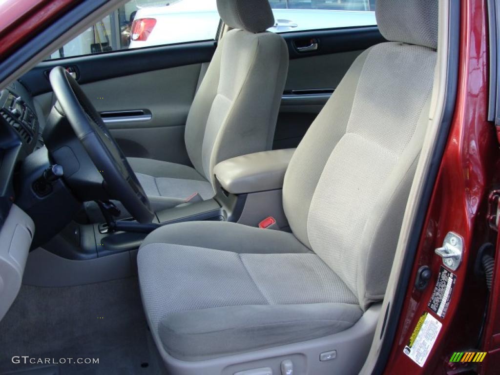 2005 Camry LE - Salsa Red Pearl / Taupe photo #17