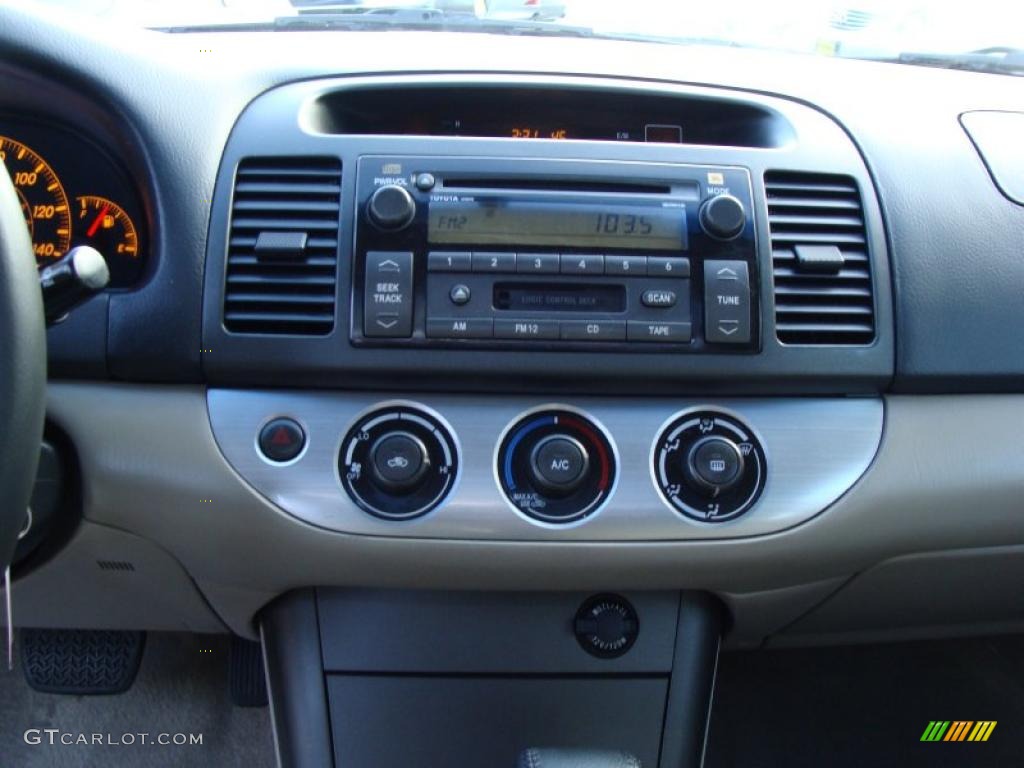 2005 Camry LE - Salsa Red Pearl / Taupe photo #23