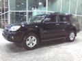 Black - 4Runner SR5 Photo No. 17