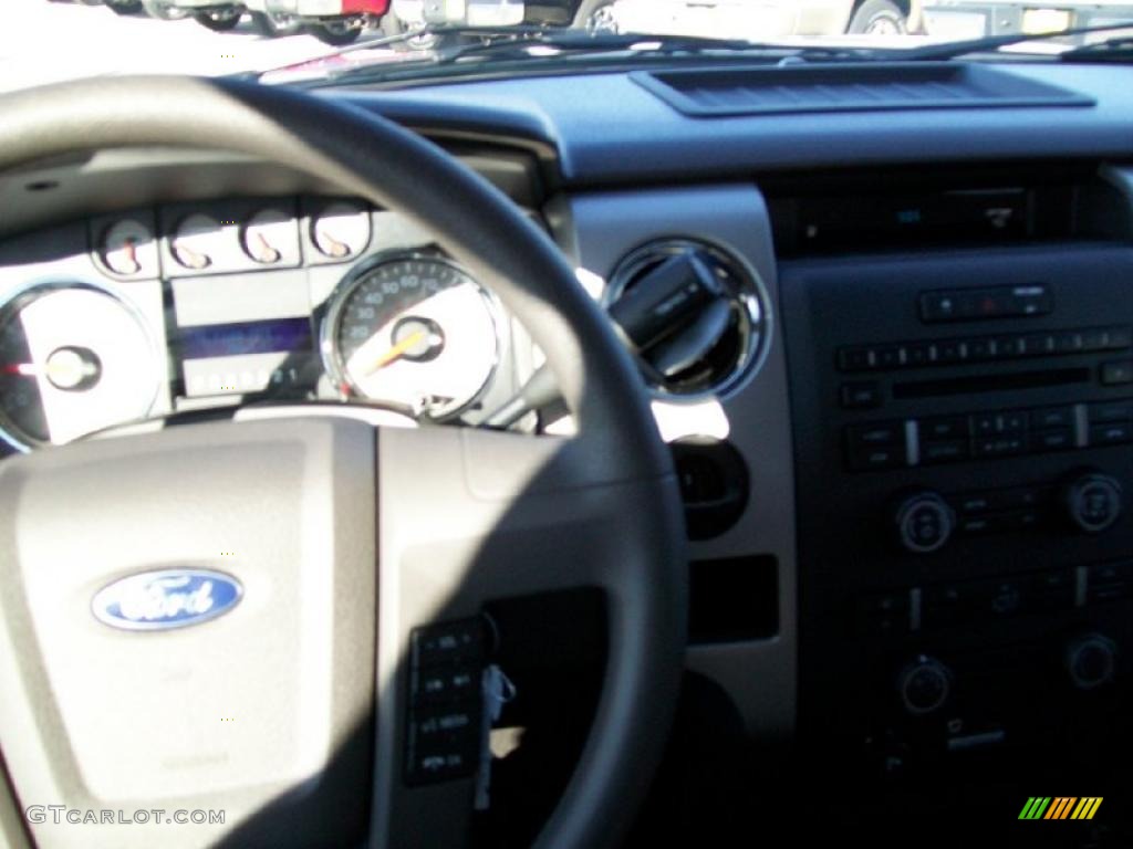 2010 F150 XLT SuperCrew - Ingot Silver Metallic / Medium Stone photo #3