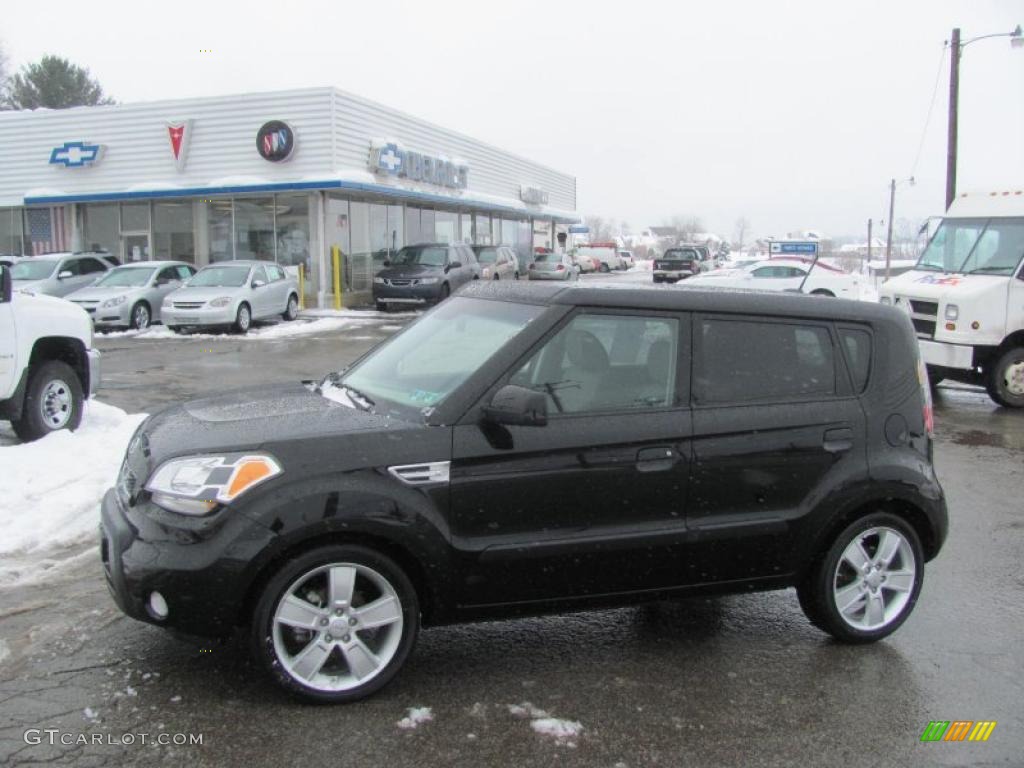 Shadow Black Kia Soul