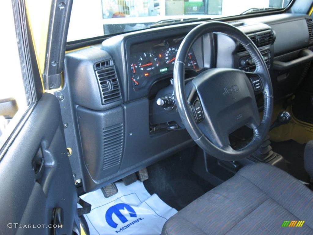 2004 Wrangler Sport 4x4 - Solar Yellow / Dark Slate Gray photo #11