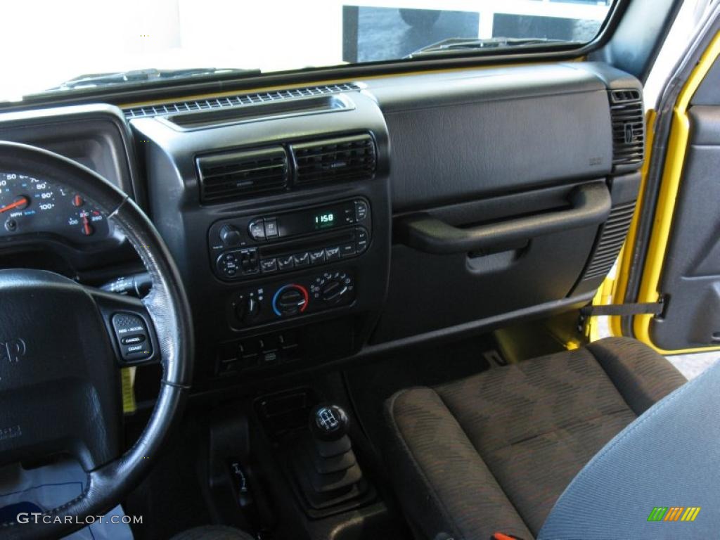 2004 Wrangler Sport 4x4 - Solar Yellow / Dark Slate Gray photo #19