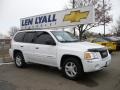Summit White - Envoy SLE Photo No. 1