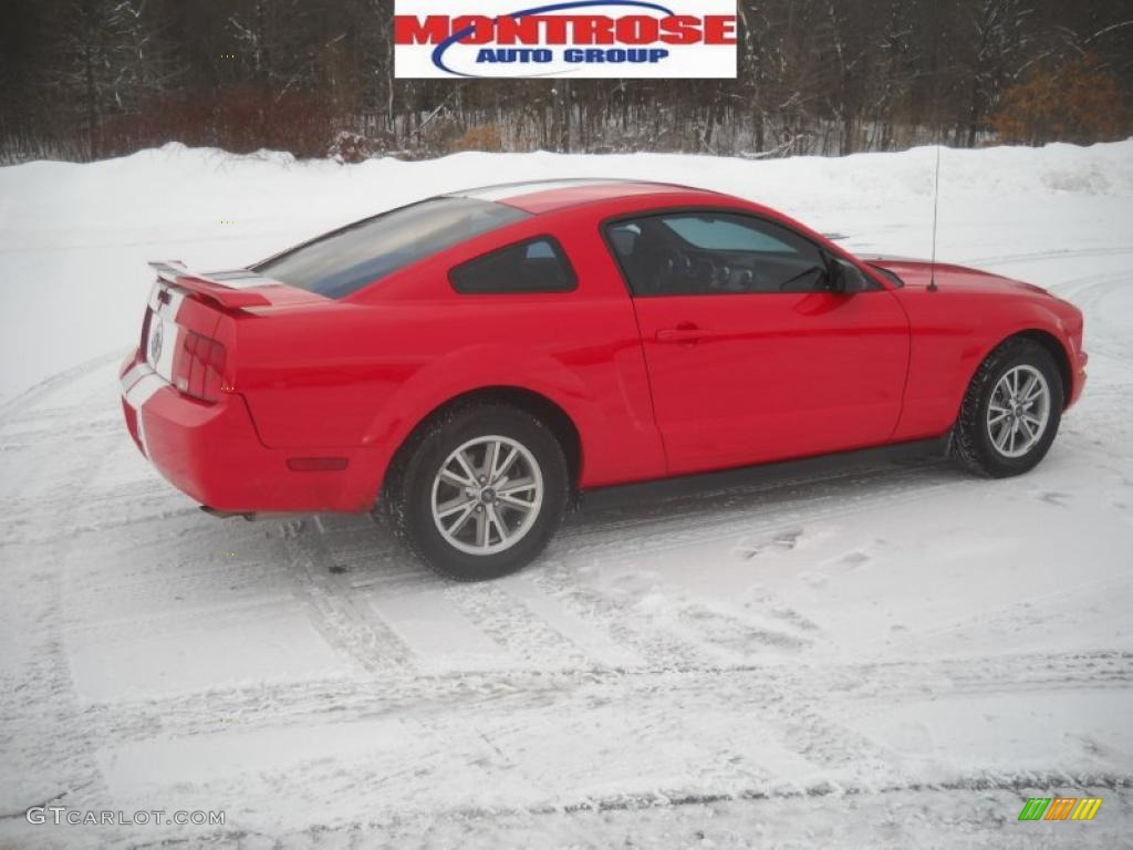 2005 Mustang V6 Premium Coupe - Torch Red / Red Leather photo #4