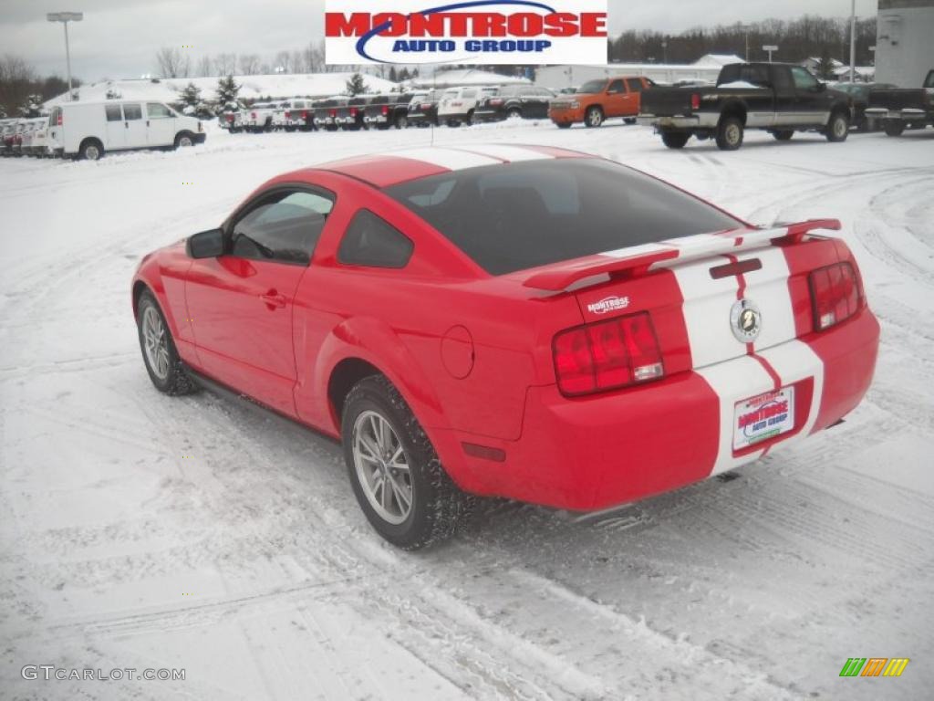 2005 Mustang V6 Premium Coupe - Torch Red / Red Leather photo #7