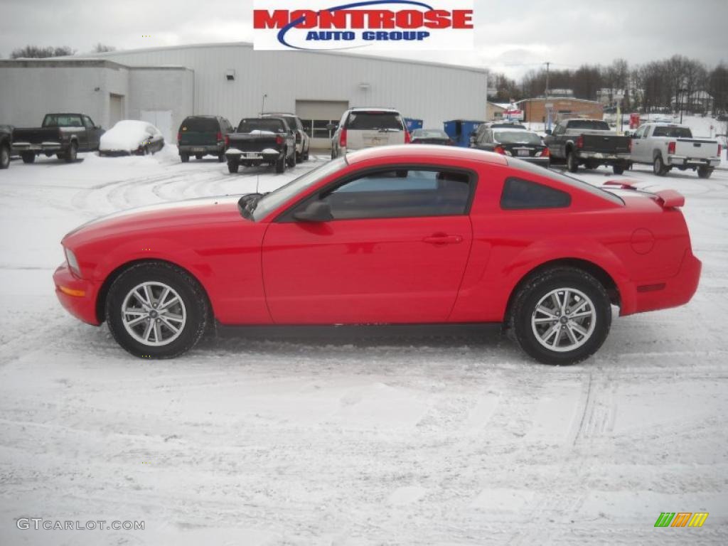 2005 Mustang V6 Premium Coupe - Torch Red / Red Leather photo #9