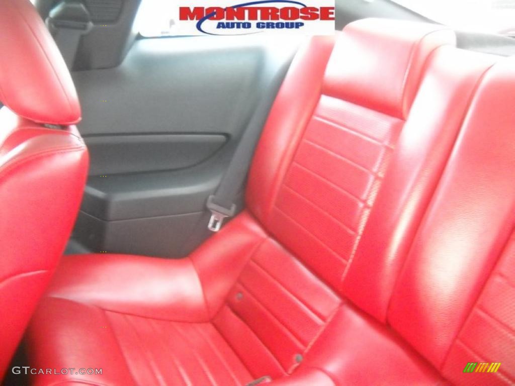 2005 Mustang V6 Premium Coupe - Torch Red / Red Leather photo #15