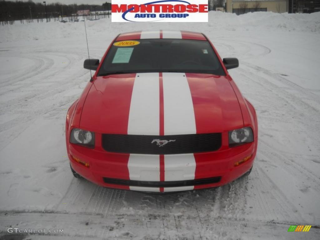 2005 Mustang V6 Premium Coupe - Torch Red / Red Leather photo #20