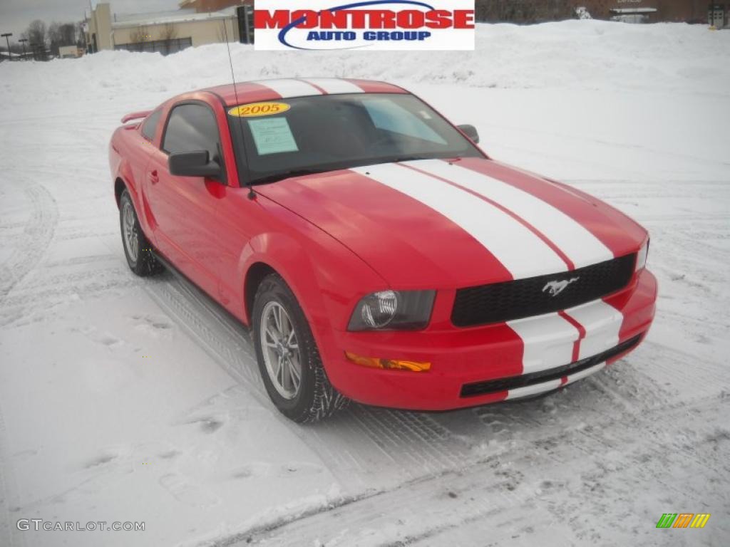 2005 Mustang V6 Premium Coupe - Torch Red / Red Leather photo #21