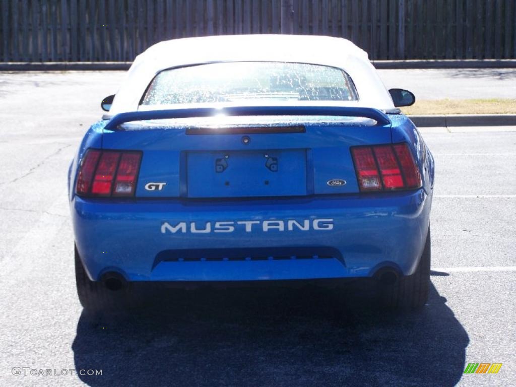 2000 Mustang GT Convertible - Bright Atlantic Blue Metallic / Oxford White photo #4