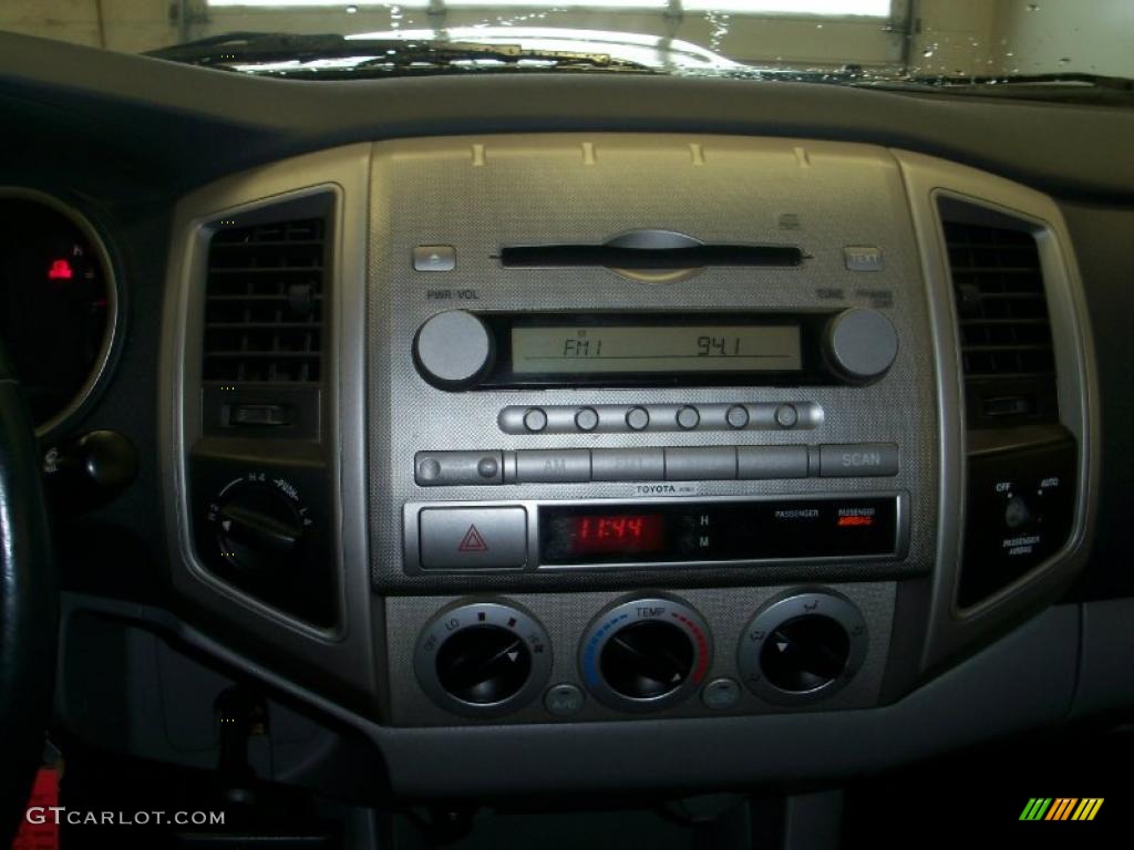2005 Tacoma V6 TRD Sport Access Cab 4x4 - Silver Streak Mica / Graphite Gray photo #3
