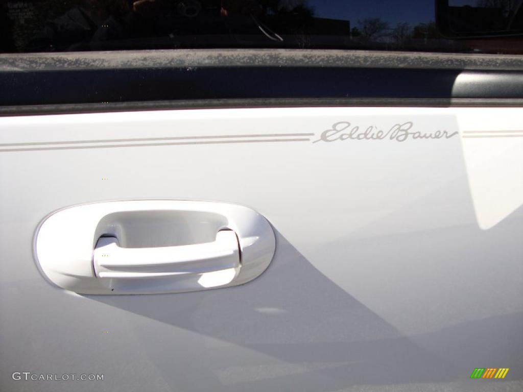 2003 Expedition Eddie Bauer - Oxford White / Medium Parchment photo #24