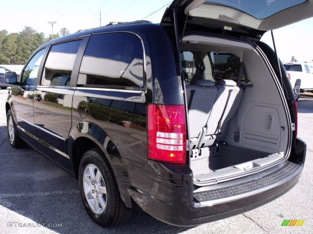 2010 Town & Country Touring - Brilliant Black Crystal Pearl / Medium Slate Gray/Light Shale photo #12