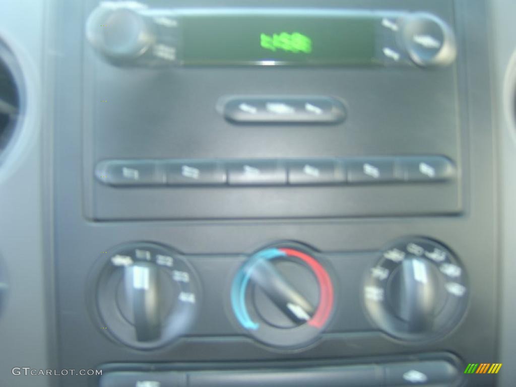 2006 F150 XL Regular Cab - Oxford White / Medium/Dark Flint photo #16