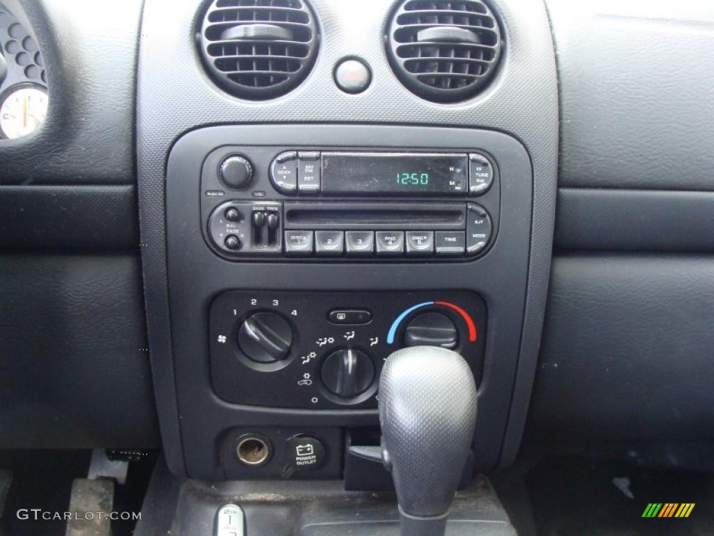 2002 Liberty Sport 4x4 - Stone White / Dark Slate Gray photo #19