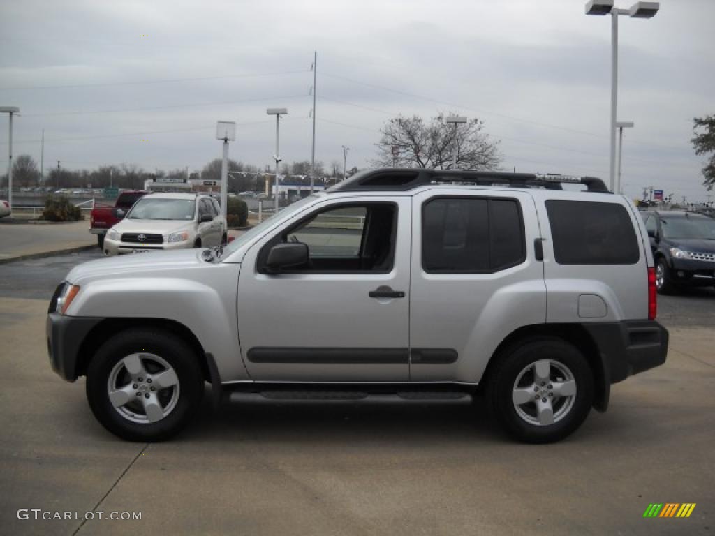 2005 Xterra SE - Silver Lightning Metallic / Steel/Graphite photo #1