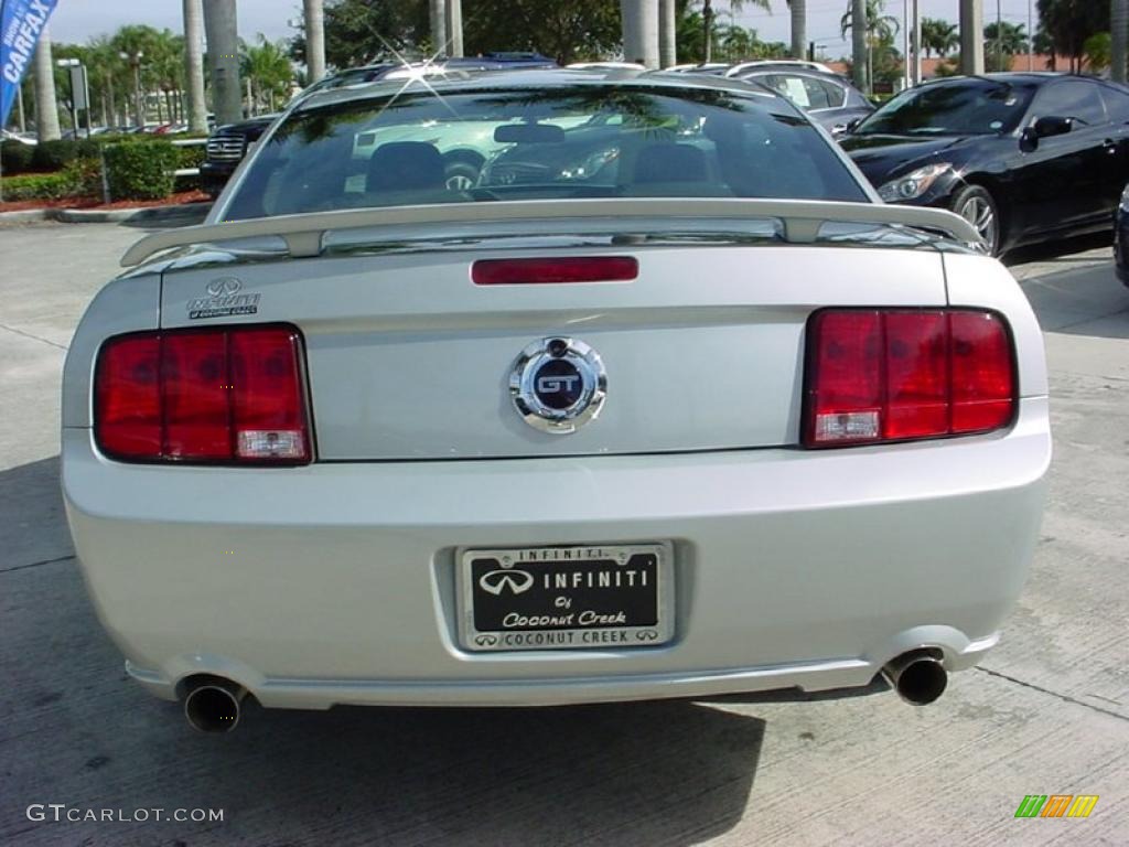 2006 Mustang GT Premium Coupe - Satin Silver Metallic / Dark Charcoal photo #4