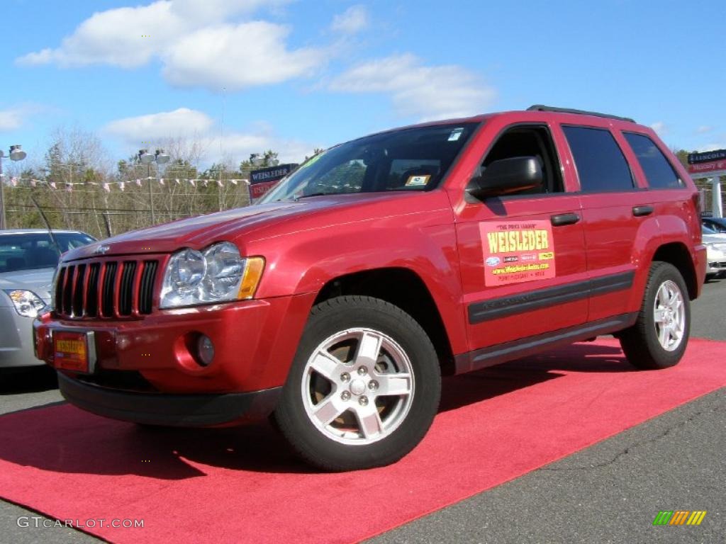 2006 Grand Cherokee Laredo 4x4 - Inferno Red Crystal Pearl / Medium Slate Gray photo #1