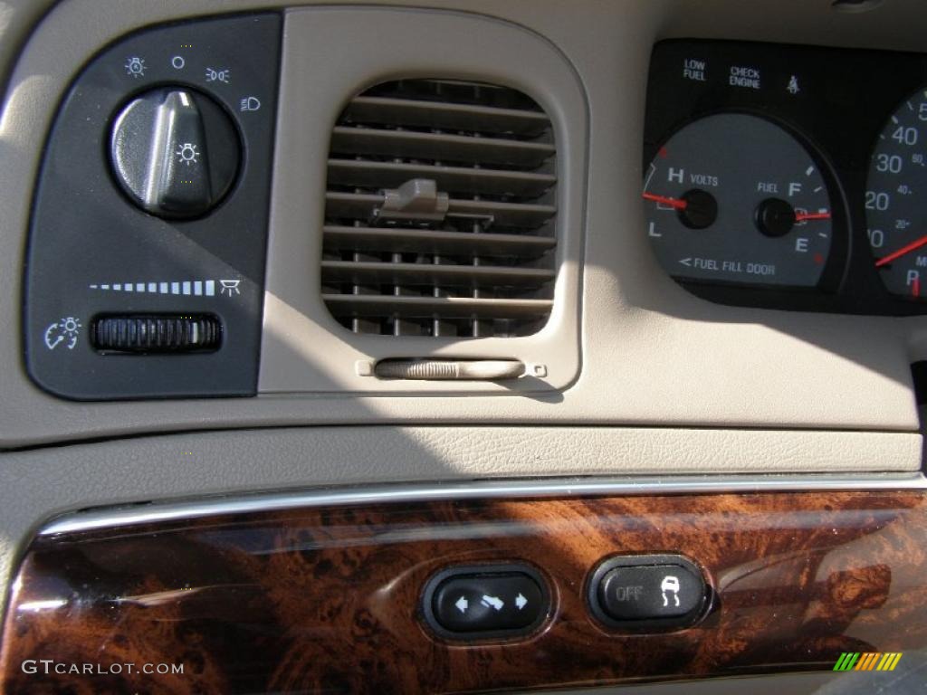 2004 Grand Marquis LS - Arizona Beige Metallic / Medium Parchment photo #15