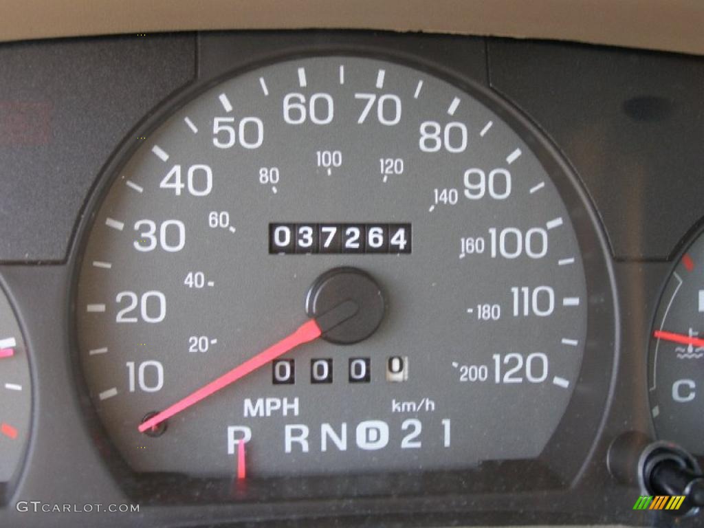 2004 Grand Marquis LS - Arizona Beige Metallic / Medium Parchment photo #17