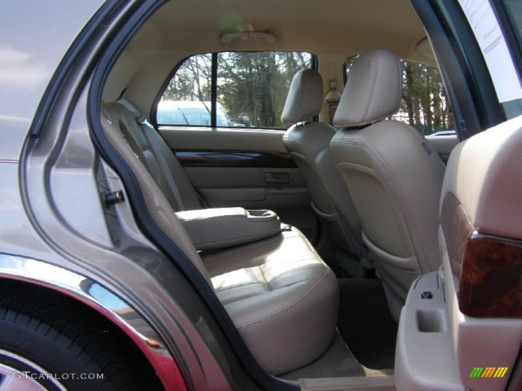 2004 Grand Marquis LS - Arizona Beige Metallic / Medium Parchment photo #22