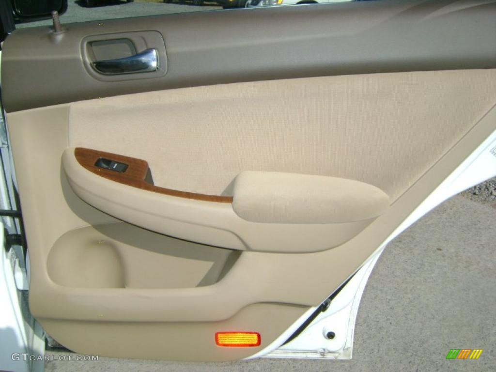2007 Accord EX Sedan - Taffeta White / Ivory photo #33