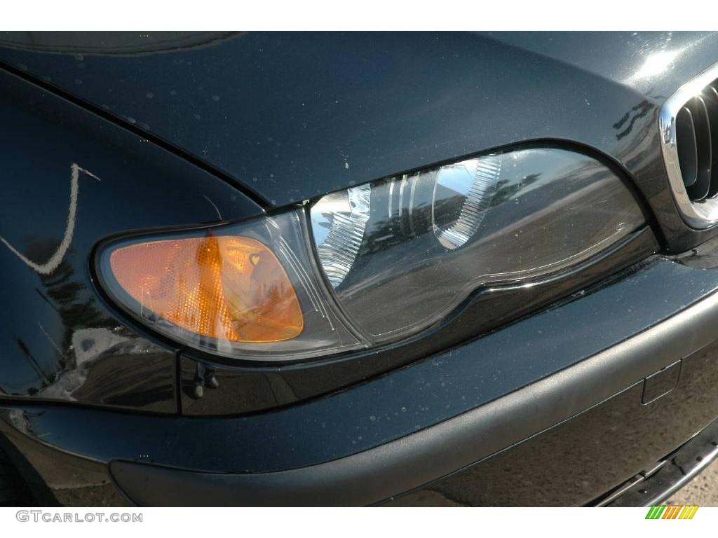 2004 3 Series 325i Sedan - Jet Black / Black photo #11