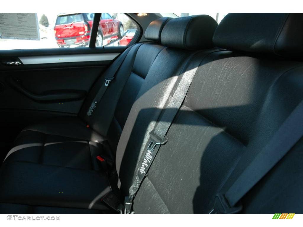 2004 3 Series 325i Sedan - Jet Black / Black photo #17
