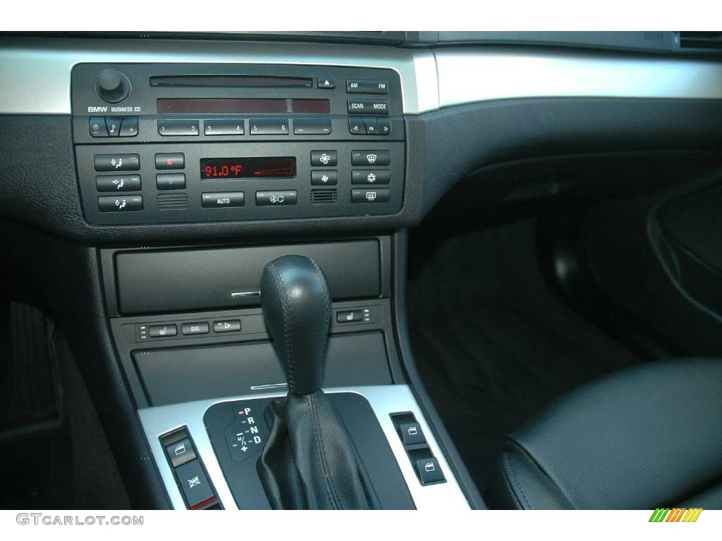 2004 3 Series 325i Sedan - Jet Black / Black photo #19