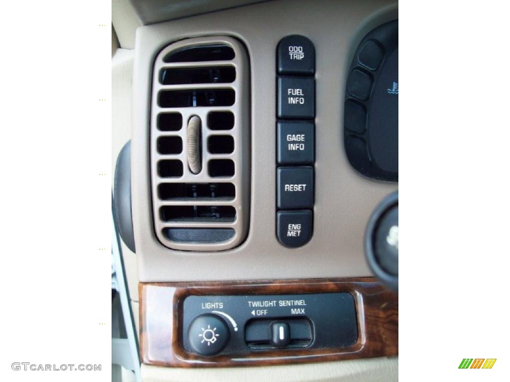 2004 Park Avenue Ultra - Light Bronzemist Metallic / Light Cashmere photo #23