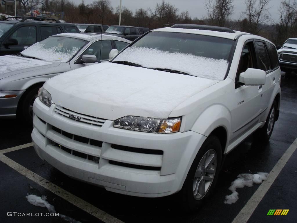 2002 Axiom AWD - Alpine White / Black/Tan photo #1