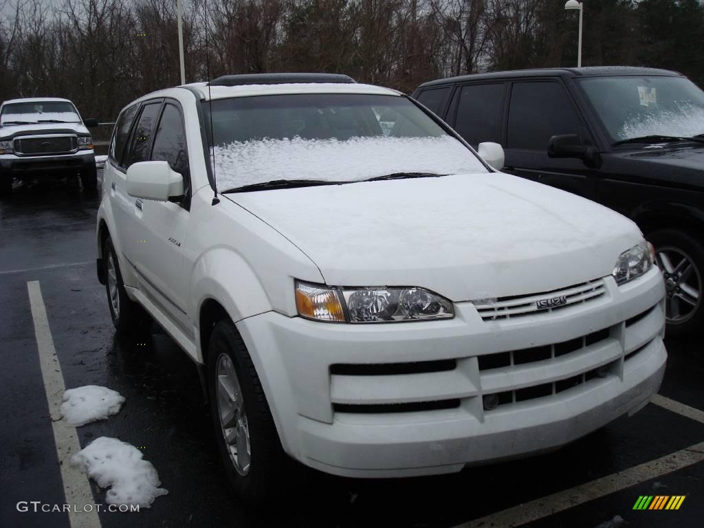 2002 Axiom AWD - Alpine White / Black/Tan photo #3