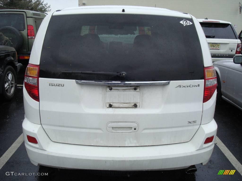 2002 Axiom AWD - Alpine White / Black/Tan photo #5