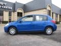 Blue Metallic - Versa 1.8 S Hatchback Photo No. 4