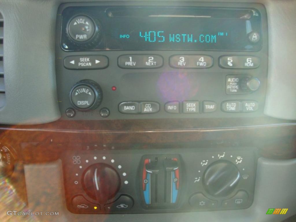 2005 Impala  - Medium Gray Metallic / Medium Gray photo #30