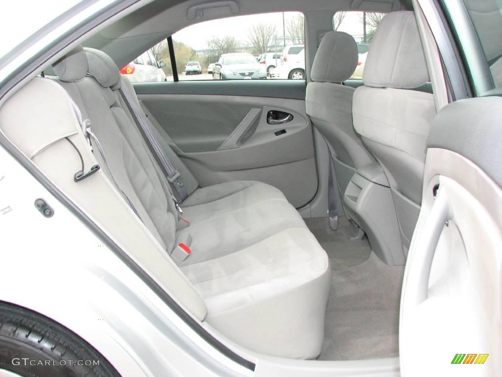 2009 Camry LE - Classic Silver Metallic / Ash photo #10