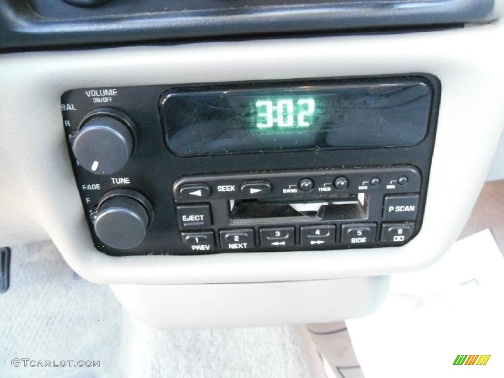1997 Buick Skylark Custom Sedan Audio System Photo #26145655