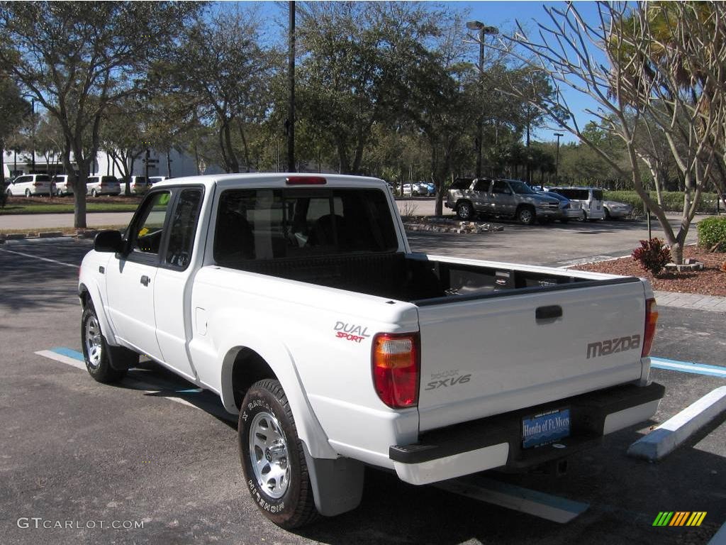 2001 B-Series Truck B4000 Dual Sport Cab Plus 4 - Classic White / Tan photo #6