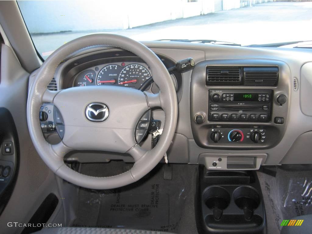 2001 B-Series Truck B4000 Dual Sport Cab Plus 4 - Classic White / Tan photo #12
