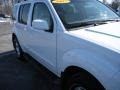 2007 Avalanche White Nissan Pathfinder SE 4x4  photo #4