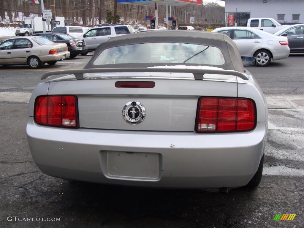 2005 Mustang V6 Premium Convertible - Satin Silver Metallic / Light Graphite photo #6