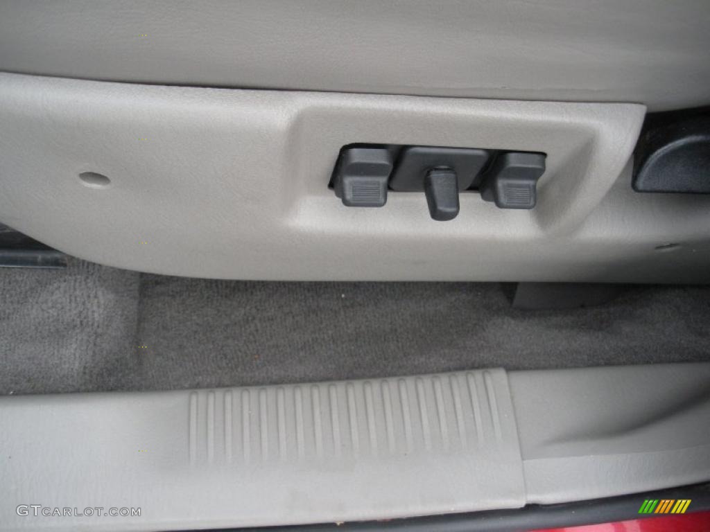 2004 Grand Cherokee Special Edition 4x4 - Inferno Red Pearl / Taupe photo #15