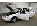 1998 Vibrant White Ford Contour   photo #32