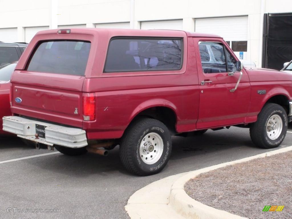 1995 Bronco XL 4x4 - Electric Current Red Pearl / Grey photo #3