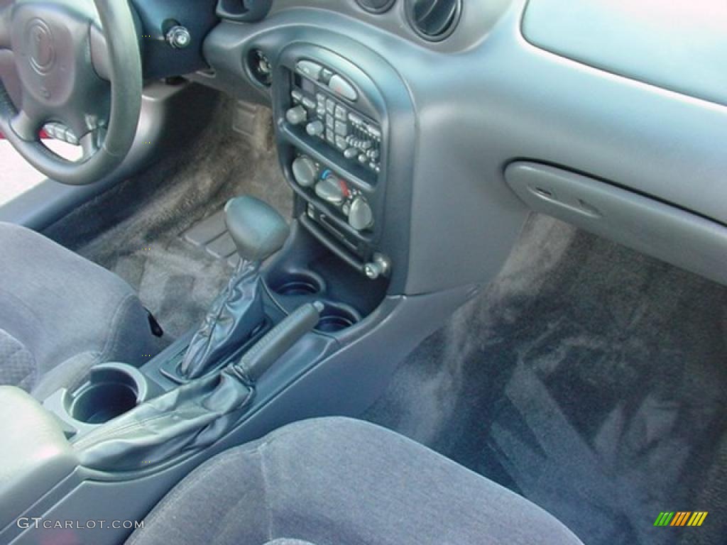 2000 Grand Am GT Sedan - Bright Red / Dark Pewter photo #9